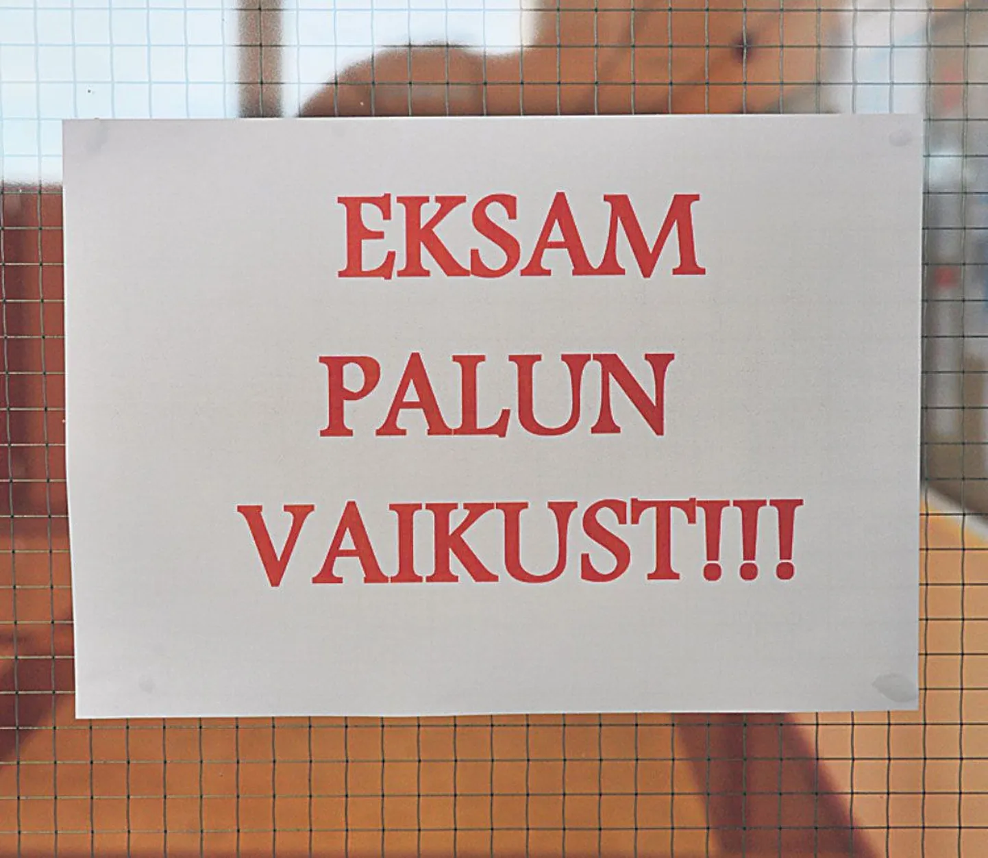 Aega atra seada on: 2015. aasta eesti keele riigieksam toimub 27. aprillil, inglise keel 4.–8. maini, matemaatika 21. mail.