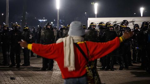 VIDEO ⟩ Prantsuse politsei ajas meeleavaldajaid parlamendi eest minema