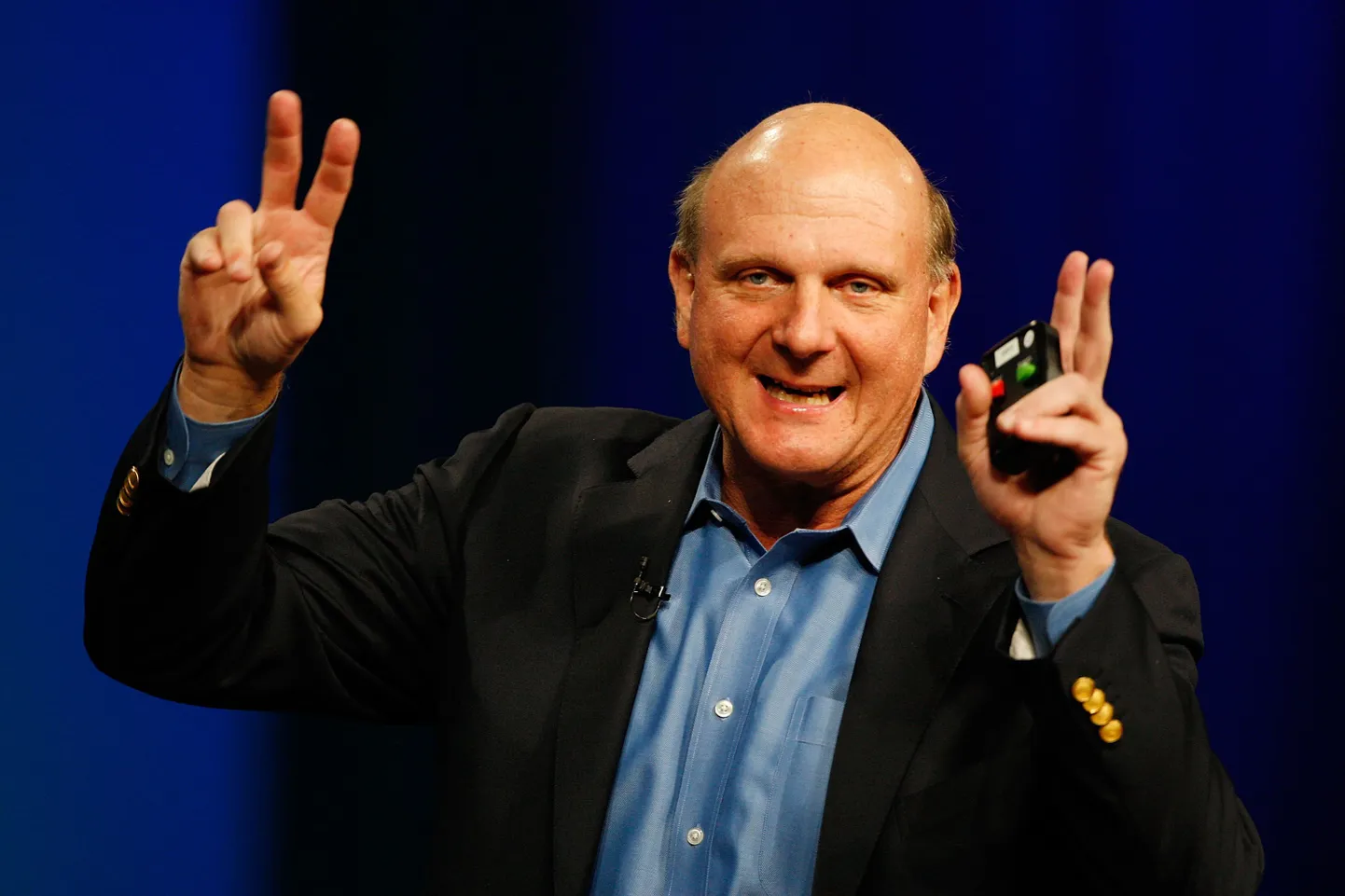 Steve Ballmer naeris välja Google`i teate oma opsüsteemist.