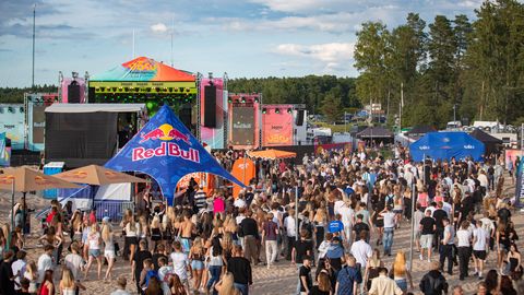 Tasuline parkimine tõi vallale poolsada tuhat eurot, kokku tehti pea 12 000 parkimistehingut