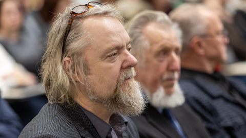 TOOMAS JÜRGENSTEIN ⟩ Tolm Tartu tekli nokal