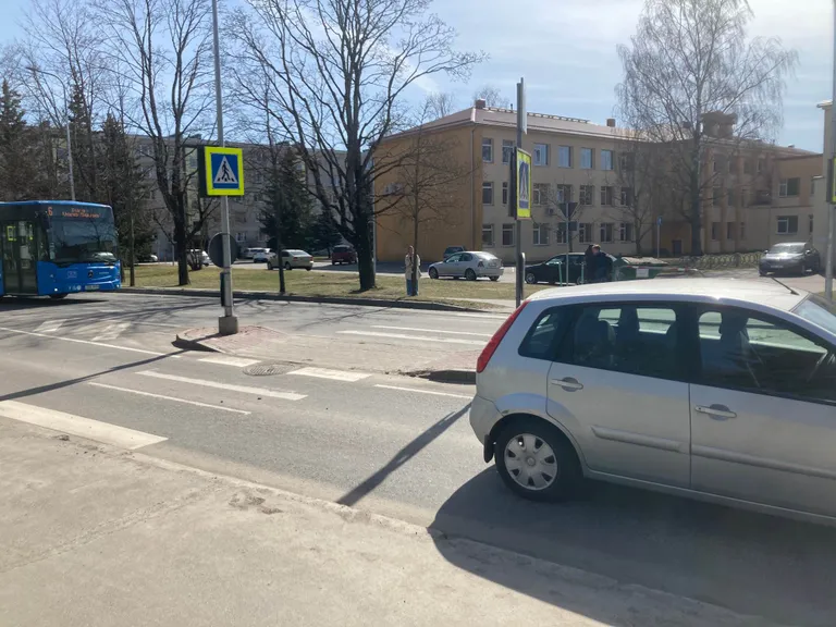 Ford sõitis ülekäigurajal otsa lapsele.
