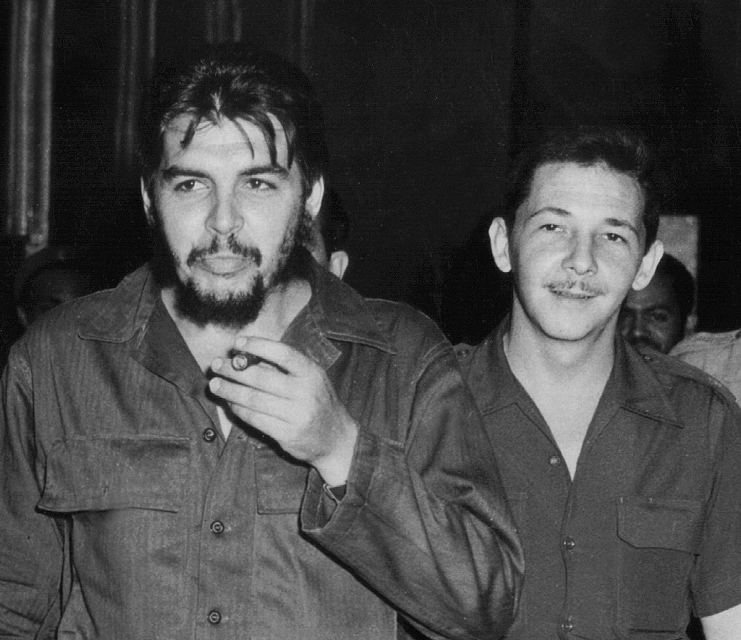 Che Guevara (vasakul) ja Kuuba praegune diktaator Raul Castro.