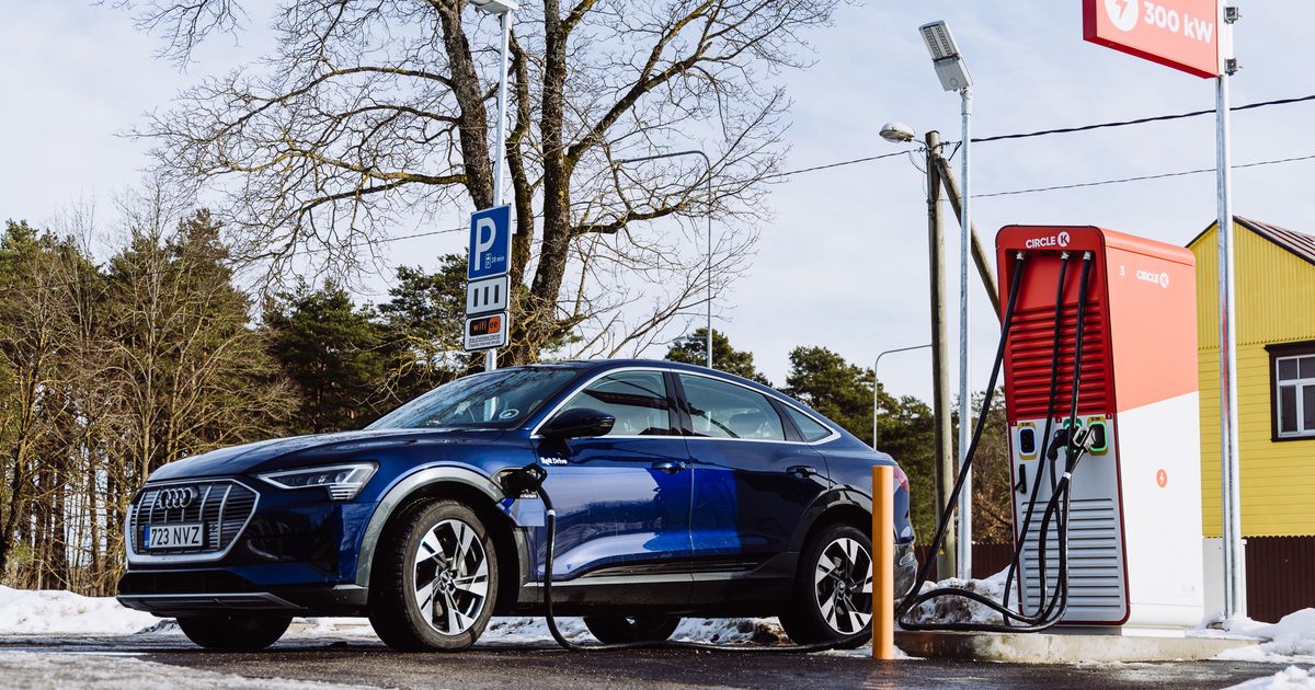 Eesti laadimisvõrgu levik käib praegu ühte jalga elektriautode arvuga