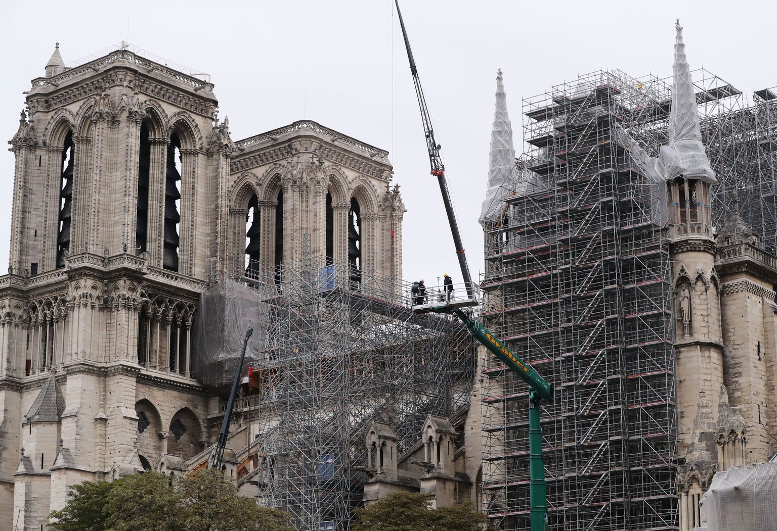 Pariisi jumalaema kiriku restaureerimistööd.