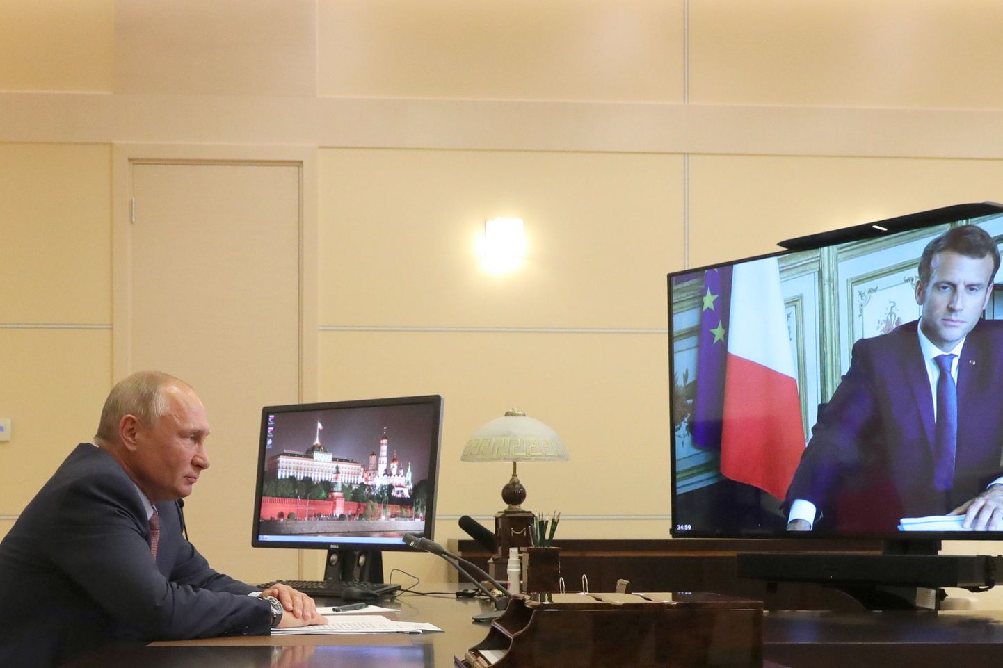 Владимир Путин и Эмманюэль Макрон.