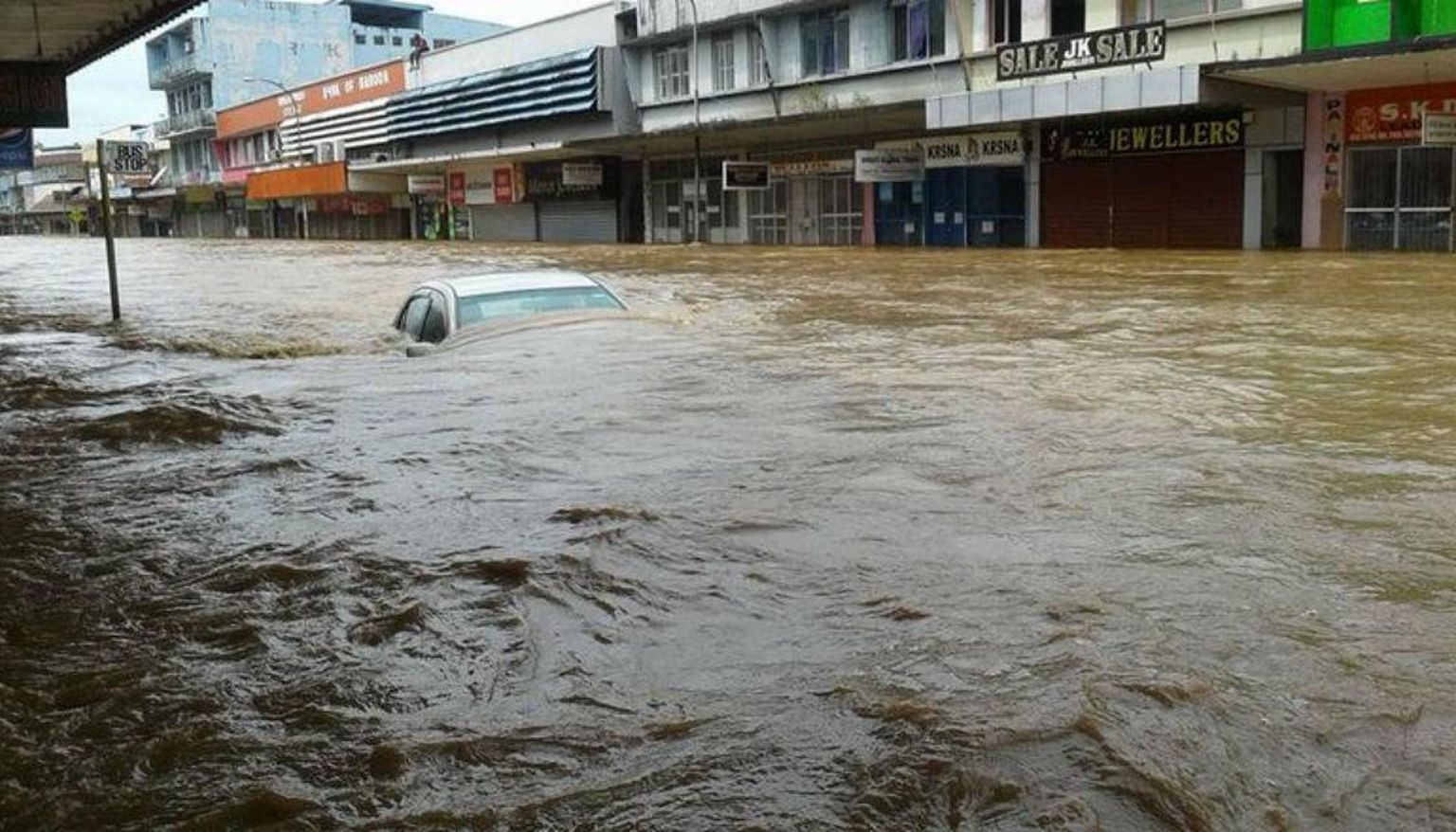 Viti Levu saarel võimutsev tulvavesi.