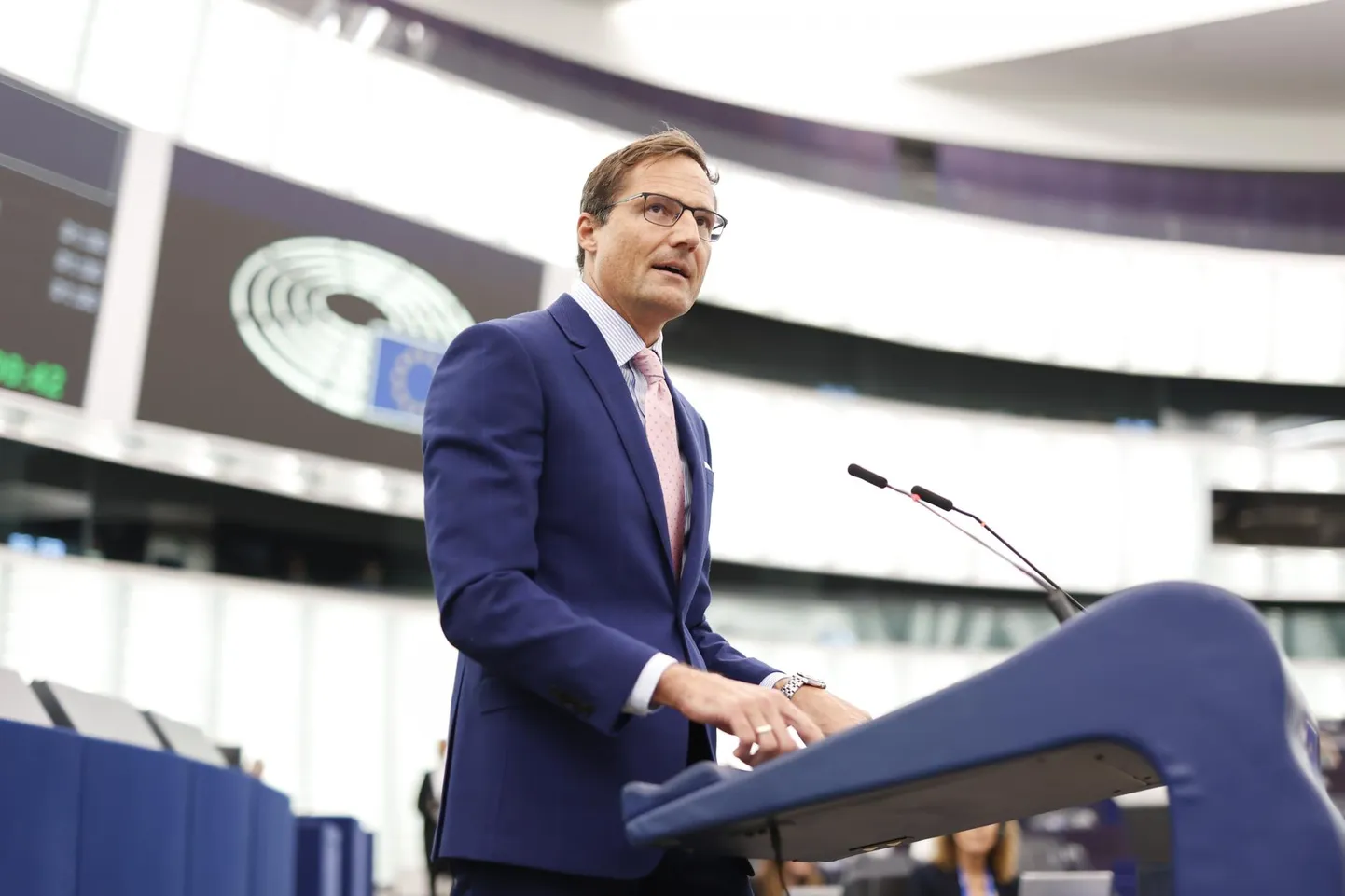 Ungarist valitud eurosaadik Márton Gyöngyösi septembris Strasbourgis Euroopa Parlamendi täiskogu istungi ajal kõnepuldis. 