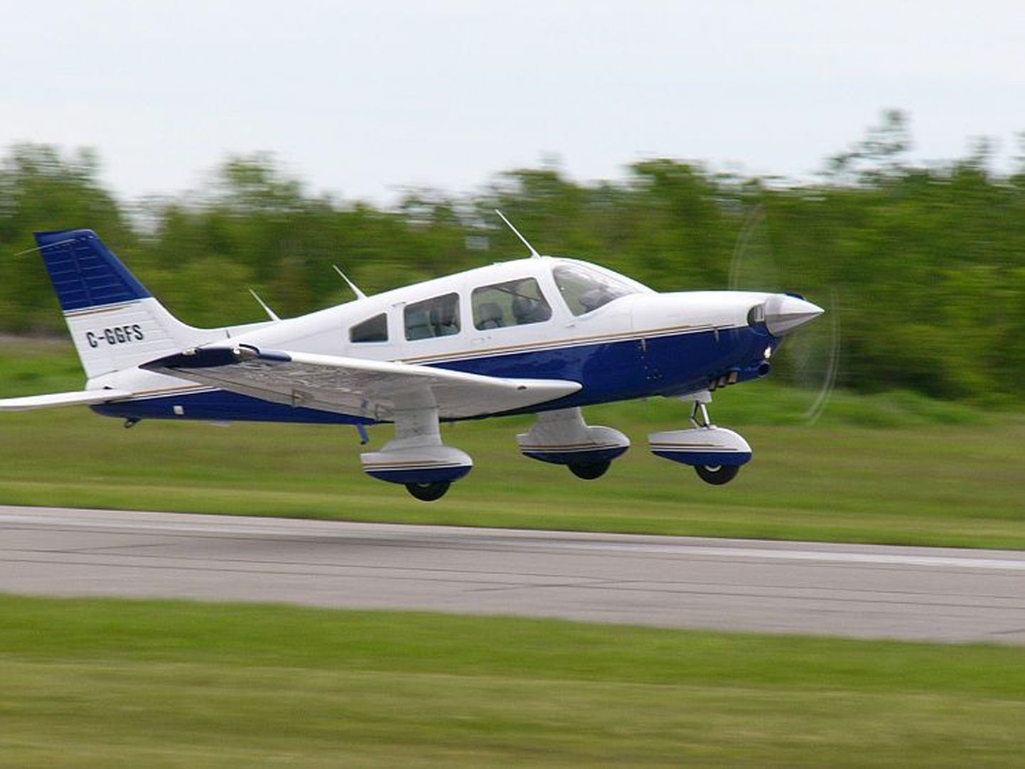 Väikelennuk Piper PA-28