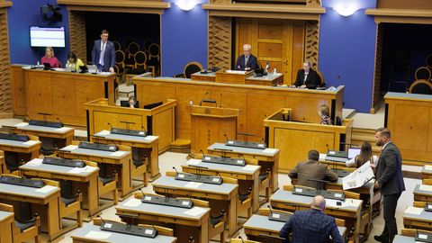 OTSEPILT ⟩ Riigikogu infotunnis vastavad saadikute küsimustele Michal, Pakosta ja Terras