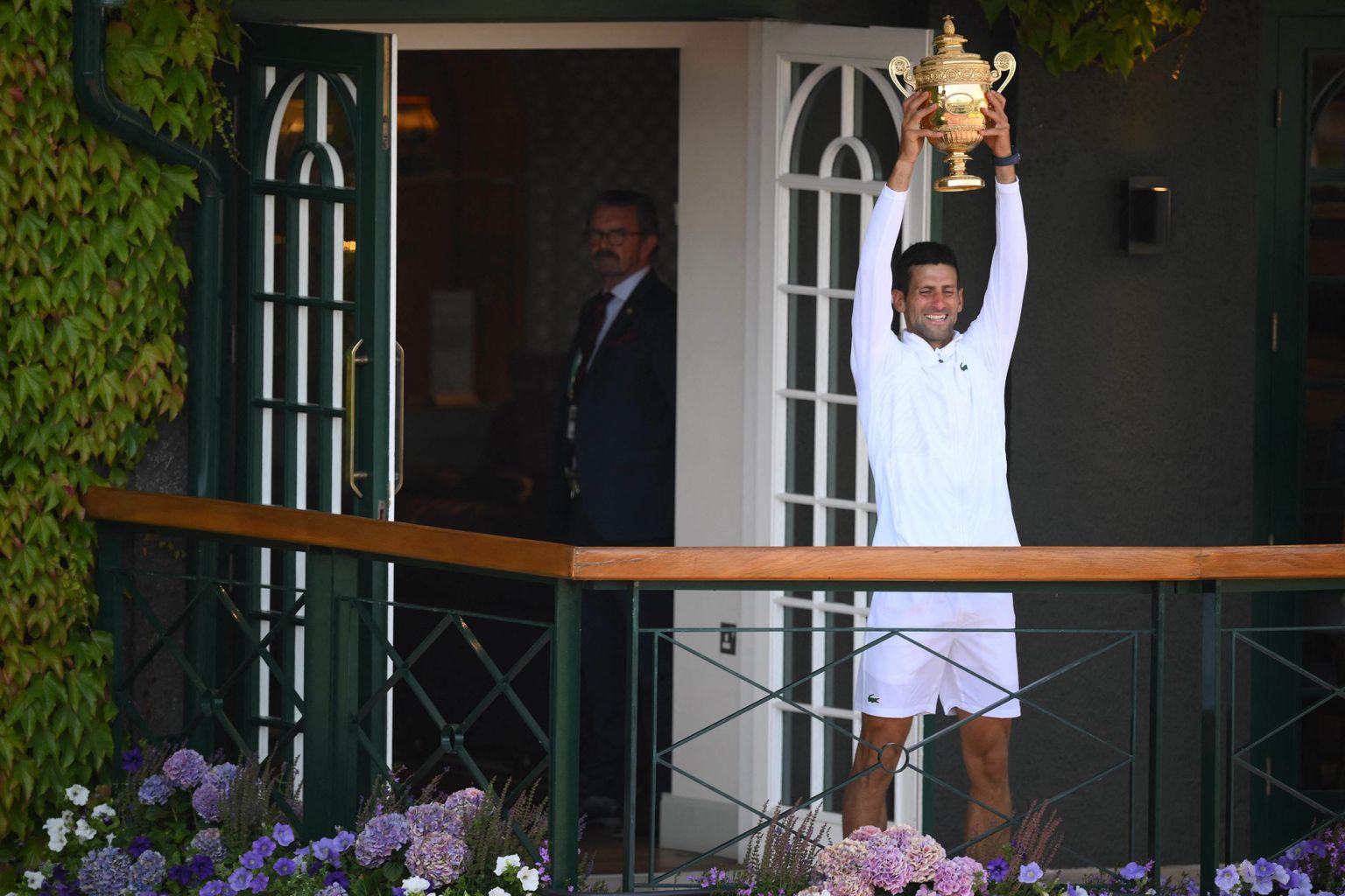 Novak Djokovic tõstis seitsmendat korda pea kohale maailma ihaldatuima tennise võidutrofee.