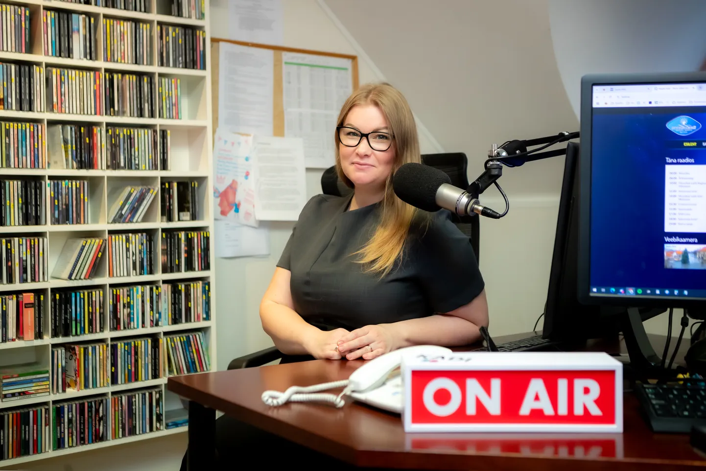 Podcasti veab Annika Õunap, kes aastaid tagasi töötas ka Kadi raadios.