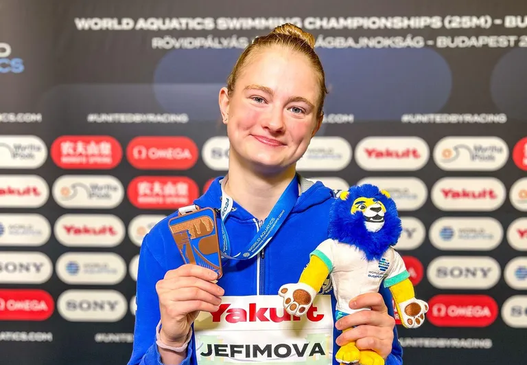 Eneli Jefimova.