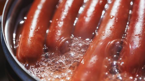 90% хозяек делают ошибки: как правильно варить сосиски - простой рецепт приготовления