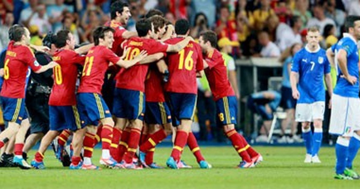 Сколько раз становилась чемпионом сборная команда испании. Италия Испания евро 2012 финал полный матч. Че 2012 Италия. Евро 2012 по футболу.