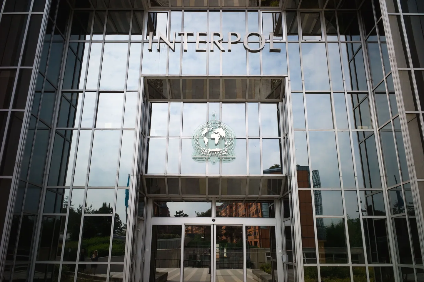 Interpoli peakorter Lyonis.