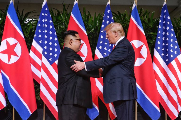 Donald Trumpi (paremal) ja Kim Jong-uni kohtumine Singapuris