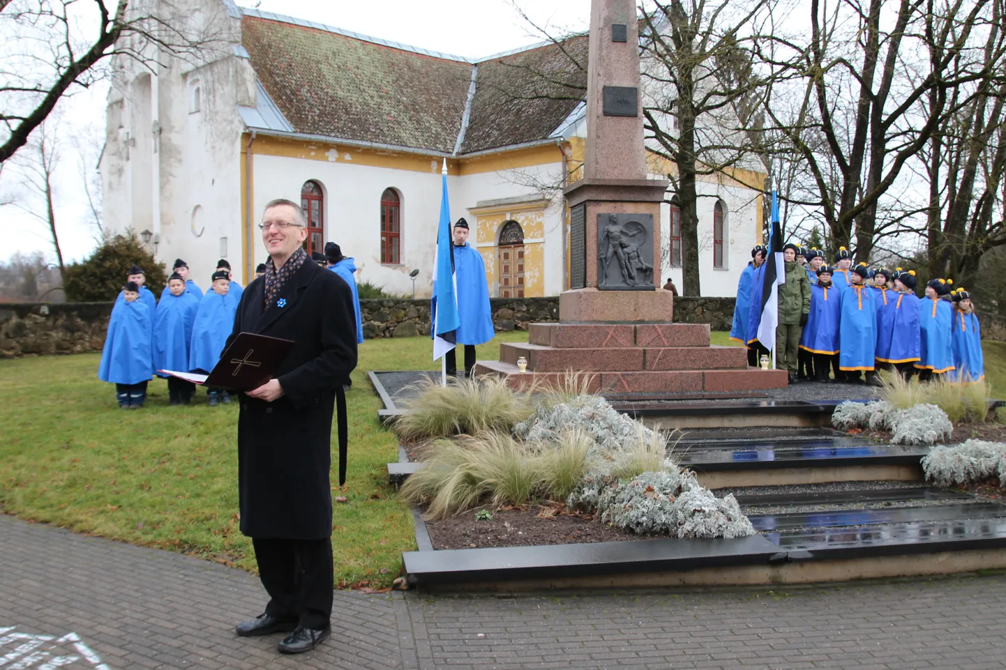 Põlva vabadussammas avati ja pühitseti esmakordselt 29. juulil 1928. Uuesti avati see 1989. aasta 29. juulil. Pildil on Tartu rahulepingu 100 aastapäeva mälestushetk selle juures.