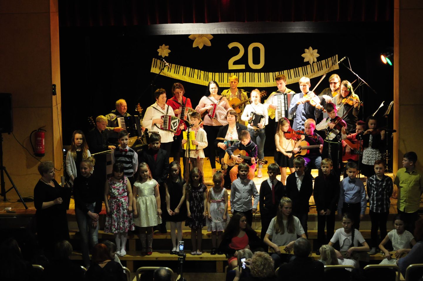 Värska Muusikakool tähistas 20ndat sünnipäeva