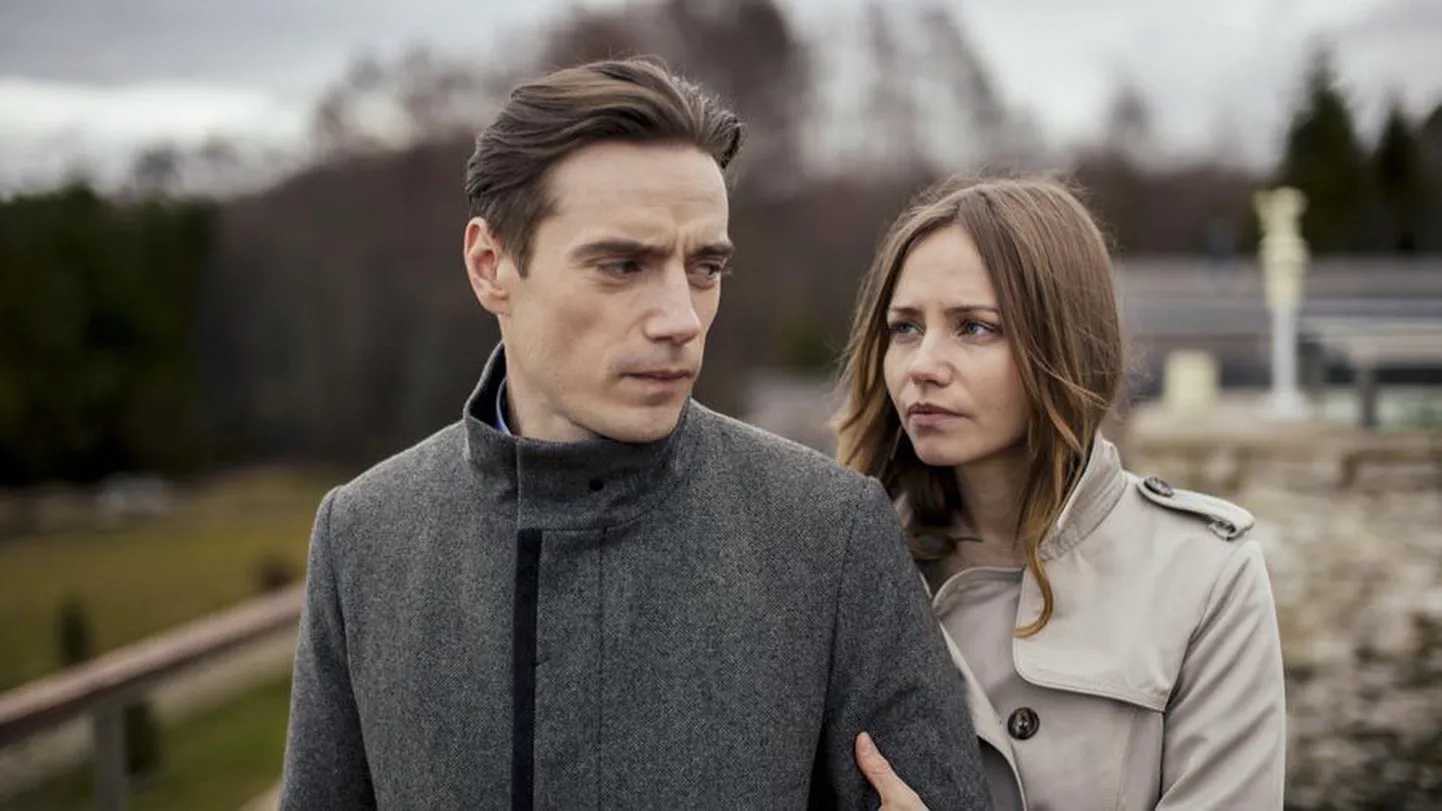 Priit Võigemast ja Mirtel Pohla filmis «Teesklejad».