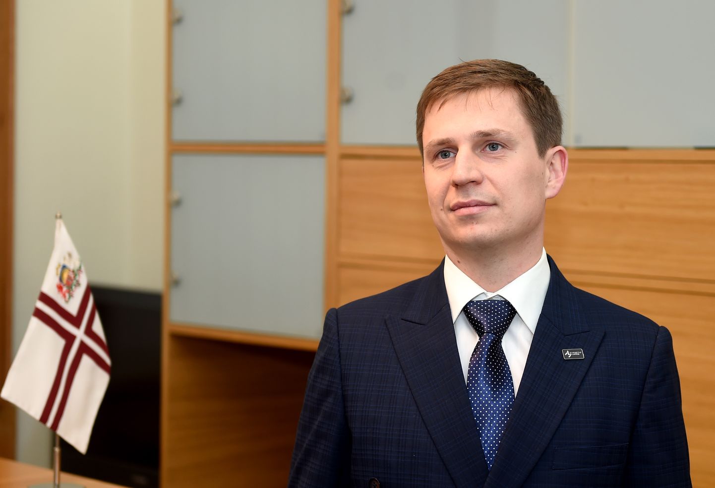 Latvijas Investīciju un attīstības aģentūras direktors Kaspars Rožkalns pirms tikšanās ar Ministru prezidentu valdības namā.