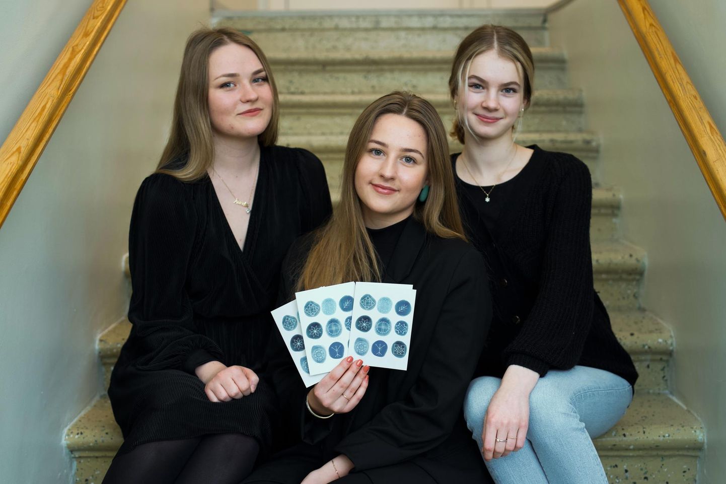 Õpilasfirma Insolito tiimi kuuluvad Aurelia Pärtelson (vasakul), Triinu Veider ja Minni Toom.