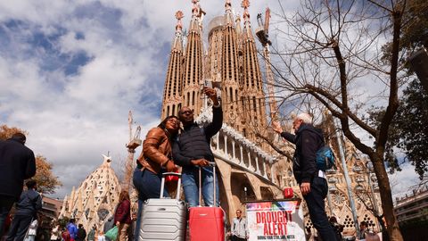 OHTLIK TIKTOK ⟩ Barcelona võimud keelasid kuulsa Sagrada Familia kiriku juures videote jäädvustamise