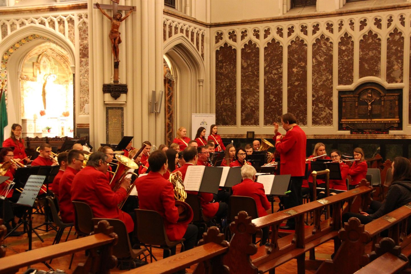 Puhkpilliorkester Tartu andis Margus Kasemaa dirigeerimisel kontserdi Dublinis püha Maarja kirikus.