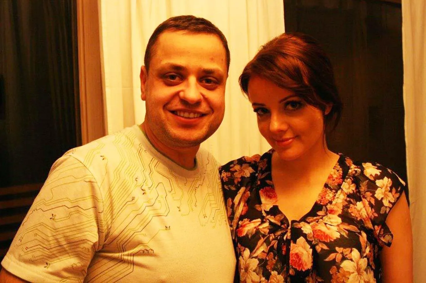 „Suletud uste taga“ paljastab loo naisest, kes elab kahe mehega!