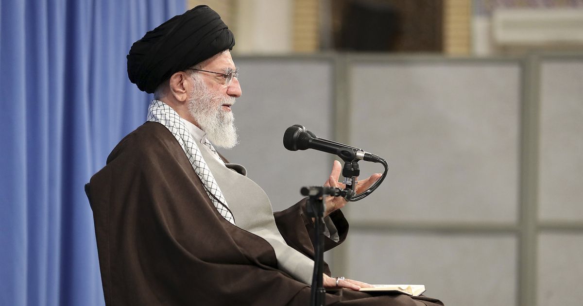 Khamenei avaldas toetust bensiinihinna tõstmisele