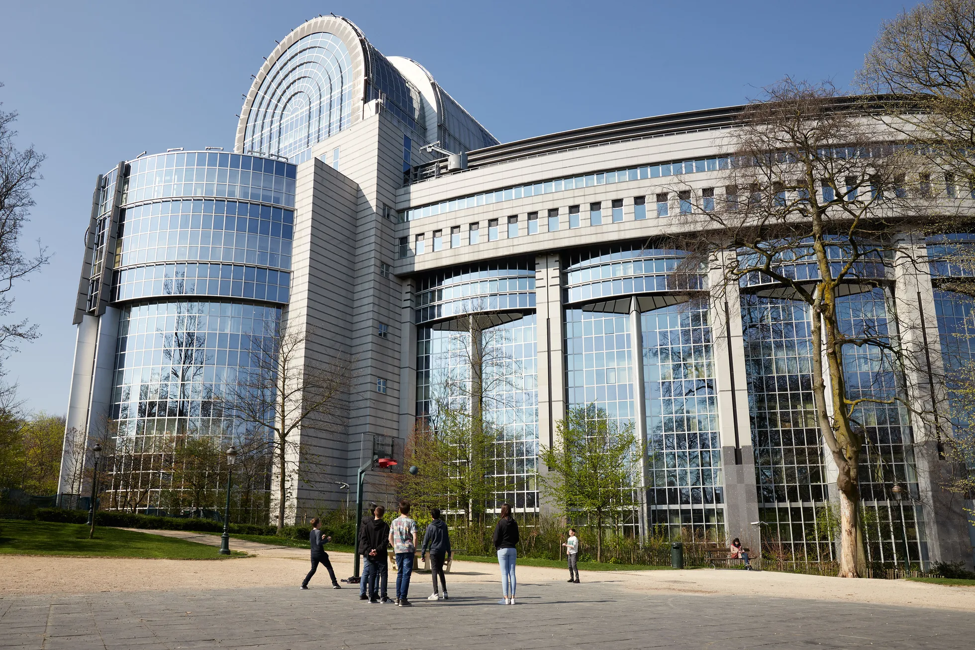 Brüsselis koguneb parlament Paul Henri Spaaki nimelises hoones.