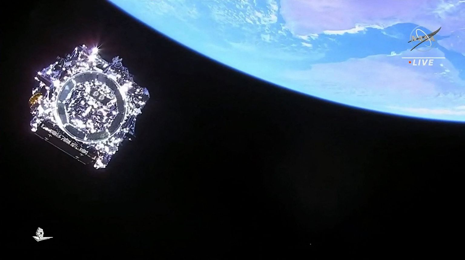 NASA avaldatud videokaader, millel on näha James Webbi kosmoseteleskoopi eraldumas Ariane 5 raketist