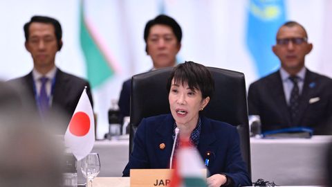 Japānas valdība apstiprina rekordlielu aizsardzības budžetu