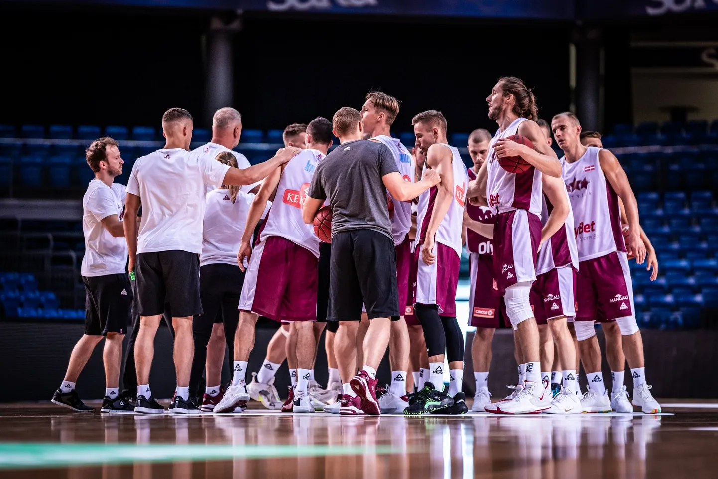 Latvijas basketbola izlase.