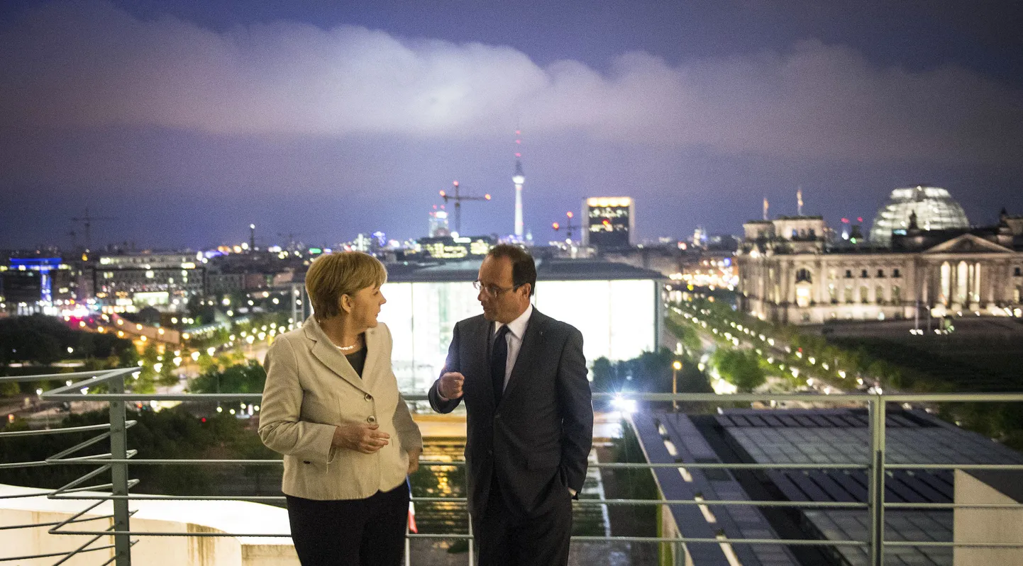 Saksa kantsler Angela Merkel ja Prantsuse vastne president François Hollande eile vestlemas pärast oma ühist pressikonverentsi Berliinis.