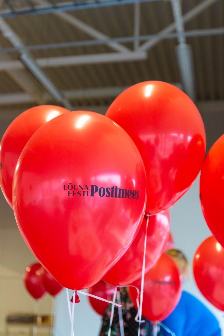 Esimese Lõuna-Eesti Postimehe ilmumisest möödus aasta. Sel laupäval võõrustasid lehe tegijad külalisi Valga Selveri kaubanduskeskuses.