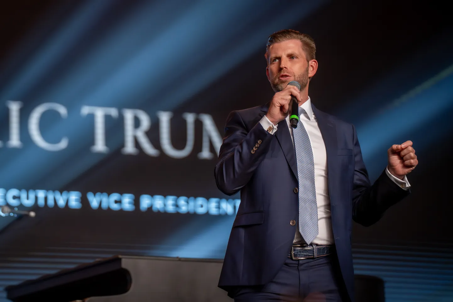 Eric Trump, USA presidendi Donald Trumpi poeg, esineb Trump Toweri avamisel. 28. aprill 2025, Dubai, Araabia Ühendemiraadid: