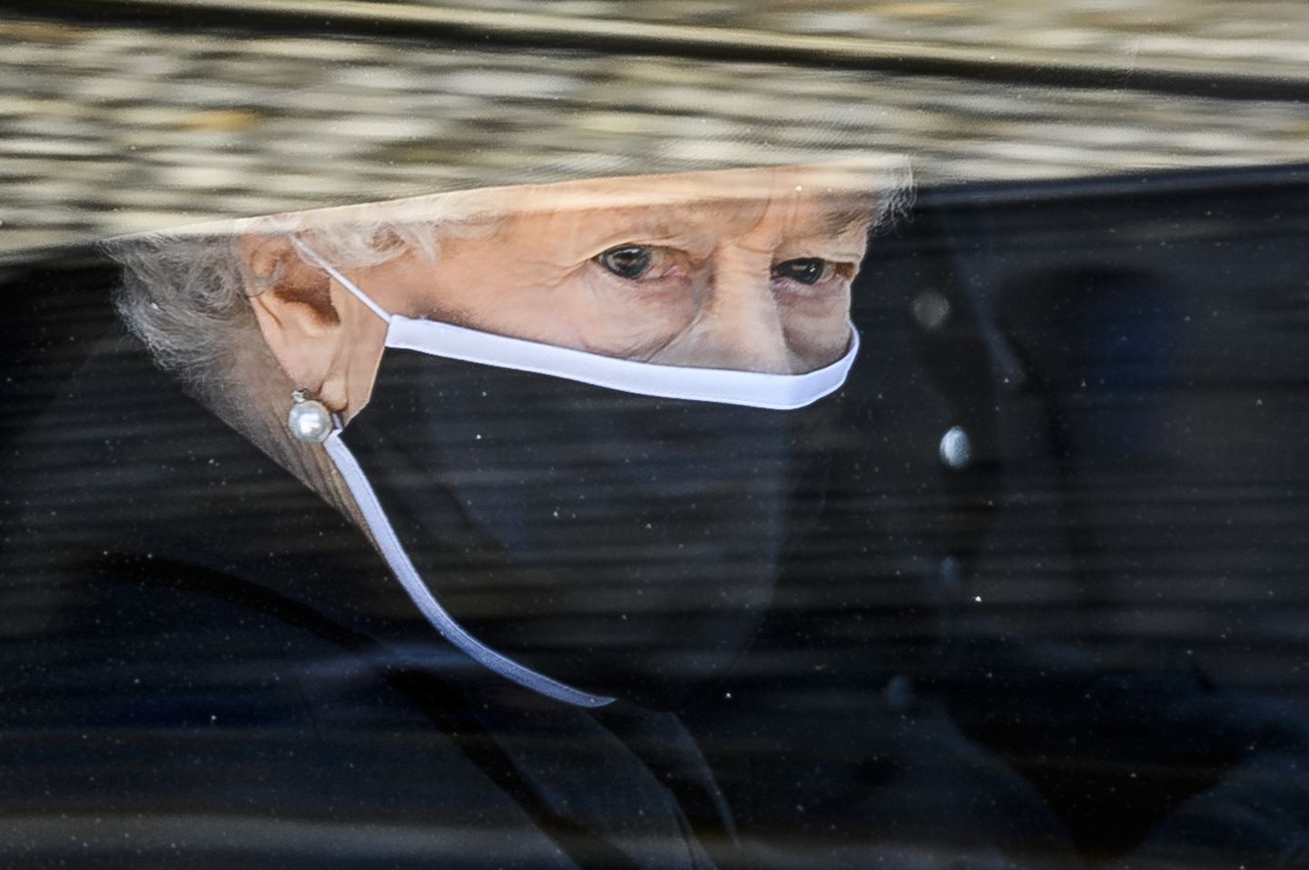 Королева Елизавета II  на похоронах супруга