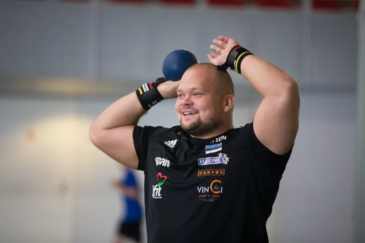 ARMSAD KLÕPSUD Esimest last ootavad Mart Seim ja Signe Paju lõid ...
