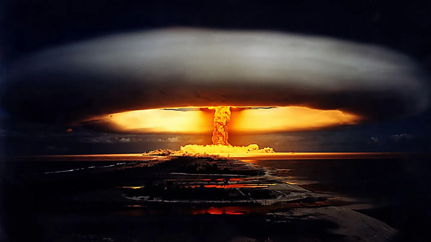 Наземные ядерные испытания не проводятся уже несколько десятков лет, они запрещены действующим договором, но ракету с ядерной боеголовкой невозможно запустить под землей