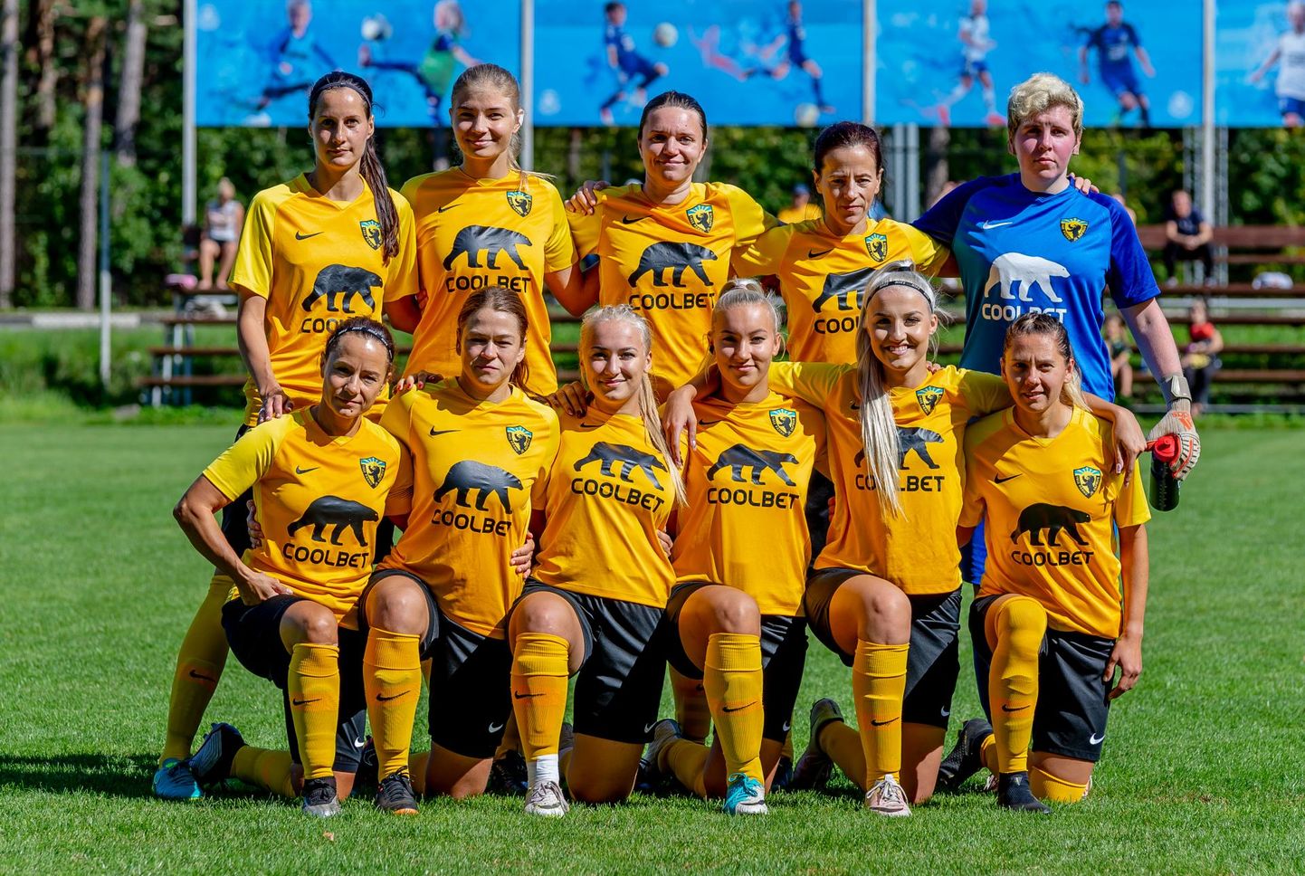 Lõppenud hooajal naiste teises liigas teise koha saavutanud Pärnu Vapruse jalgpallinaiskonnal avanes võimalus uuel hooajal lüüa kaasa kõige kõrgemal liigatasemel.