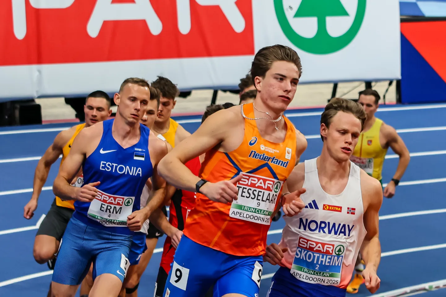 Johannes Erm (vasakul) andis endast 1000 m jooksus kõik, aga medalist jäi grammi võrra puudu.