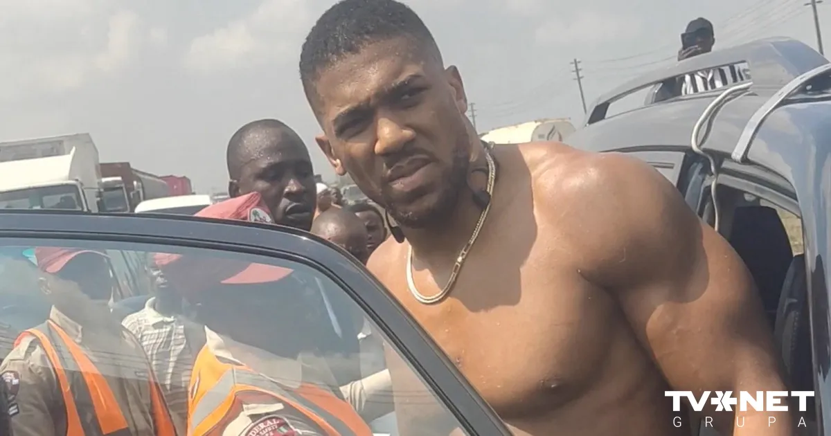 Joshua Pays Tribute to Boxing Trainers After Tragedy