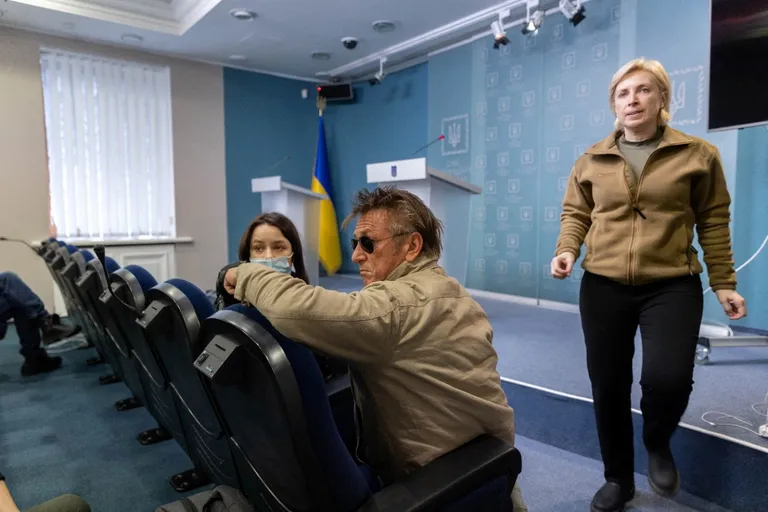 Ukraina presidendi kantselei tänab Penni tema julguse eest.