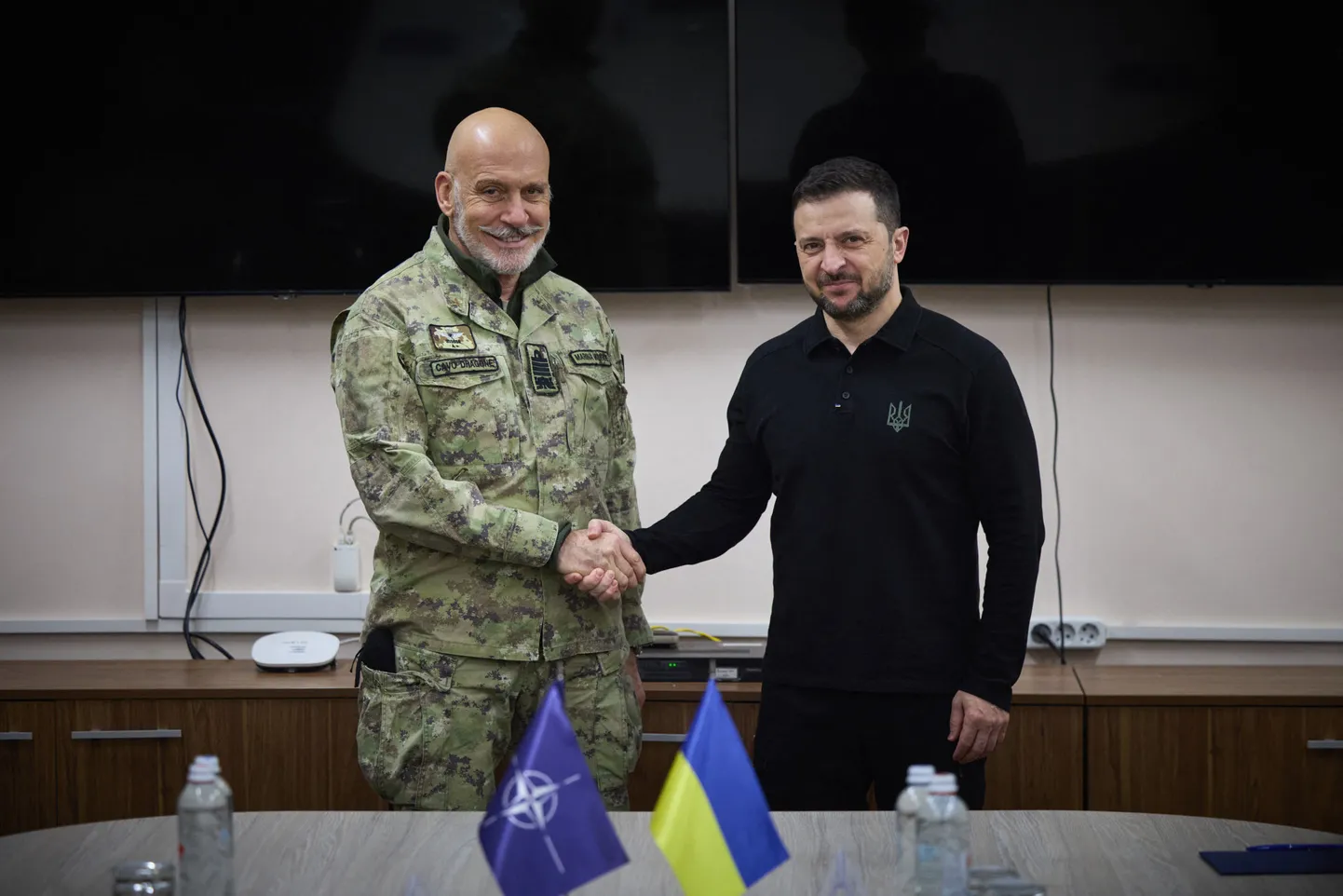NATO sõjalise komitee esimees Giuseppe Cavo Dragone ja Ukraina president Volodõmõr Zelenskõi kohtumisel 8. veebruaril 2025. Foto on illustratiivne.