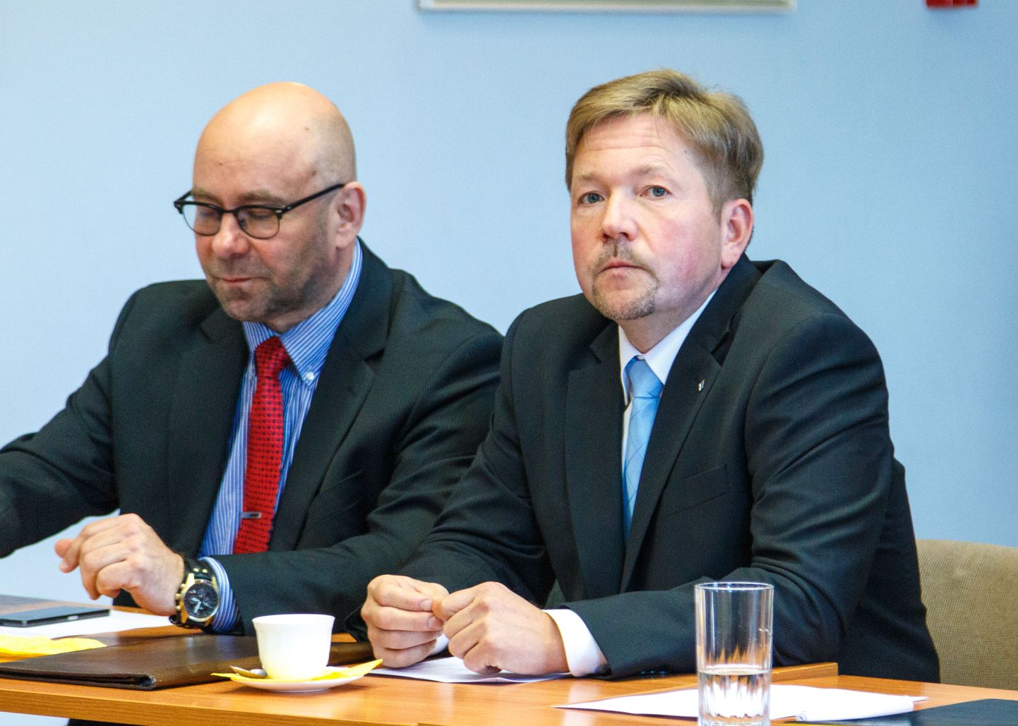 Otepää vallavanem Kaido Tamberg (vasakul) ja volikogu esimees Jaanus Barkala pöördusid riigi poole, 
et saada rahalist abi.