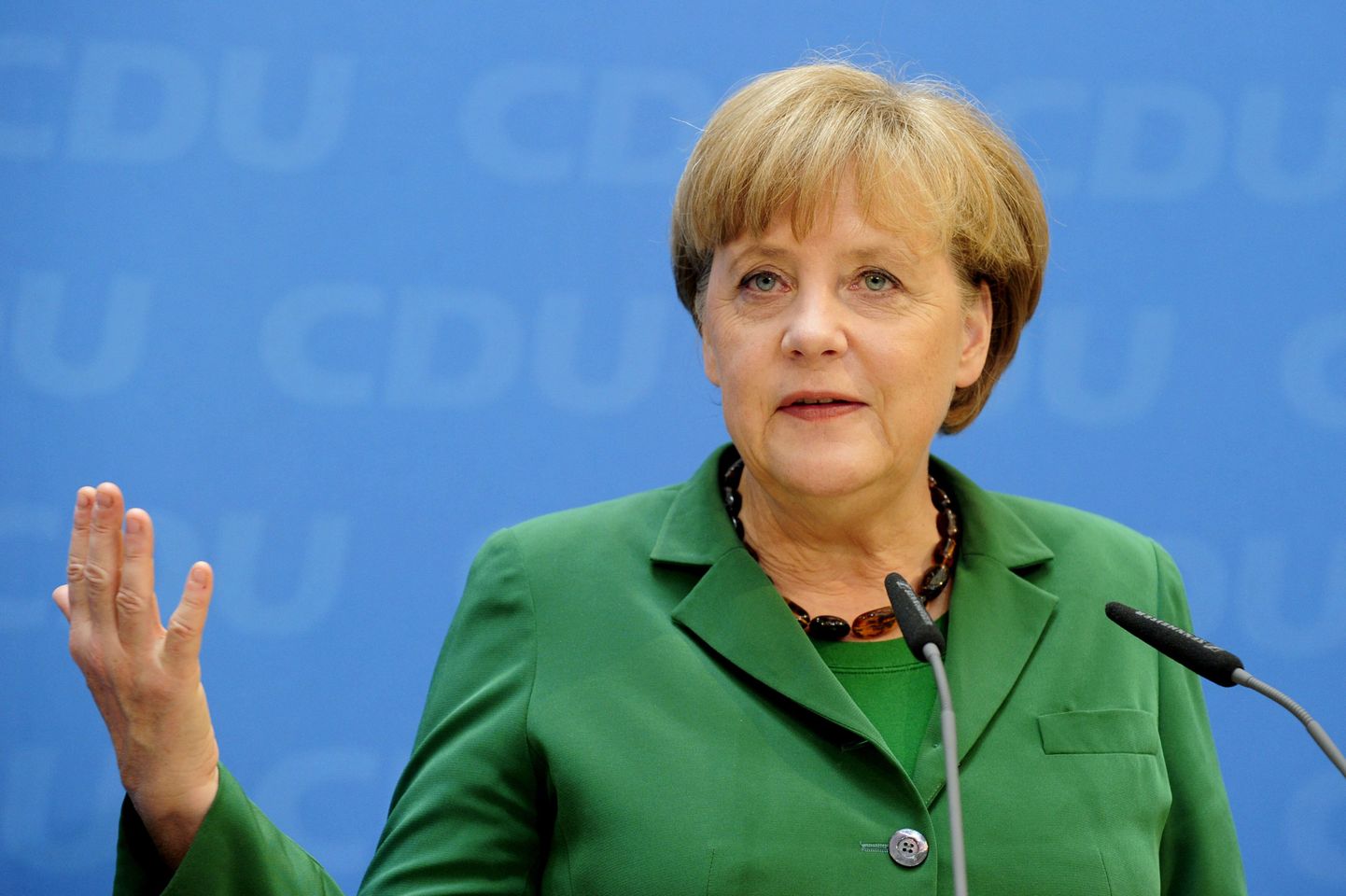 Saksamaa kantsler Angela Merkel täna pressikonverentsil.