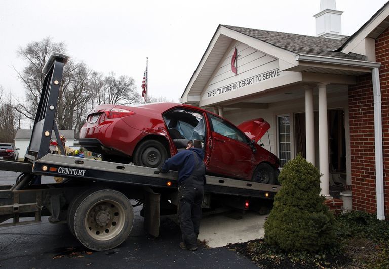 Ühendriikides sai Ohio osariigis kirikuhoonet ramminud auto tõttu viga kuus inimest