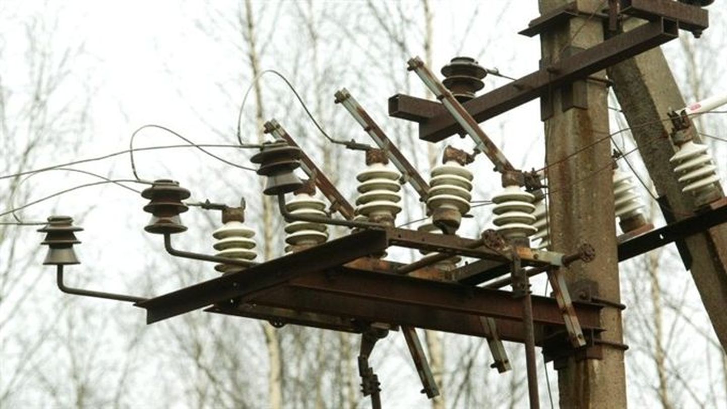 Авария на трансформаторе оставила Отепя без электричества