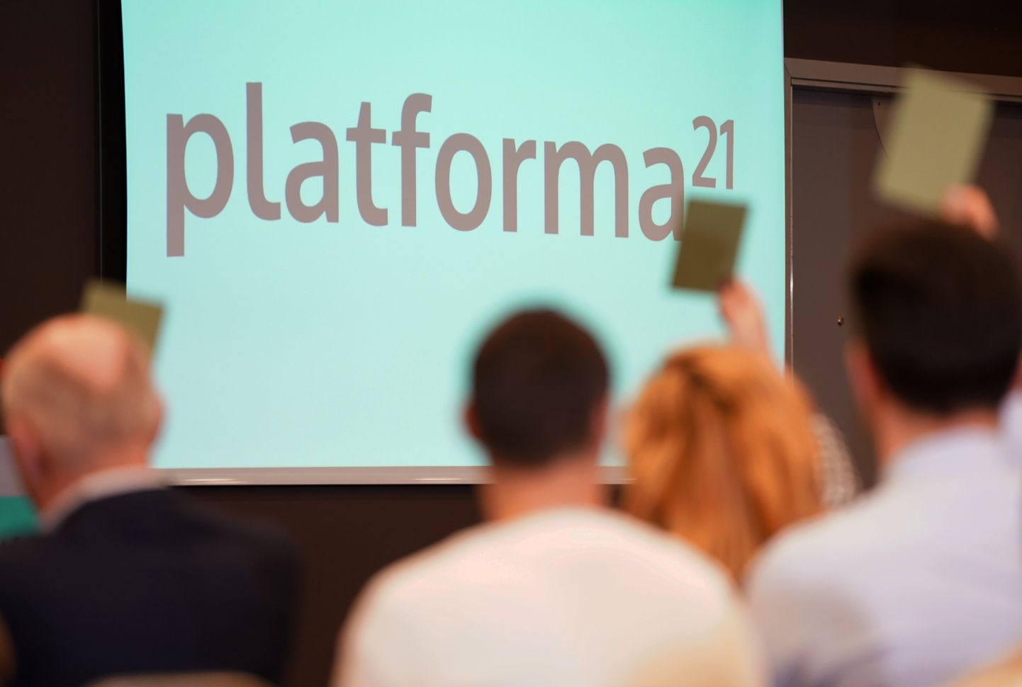 Partijas "Katram un katrai"  jaunā nosaukuma "Platforma21" logo.
